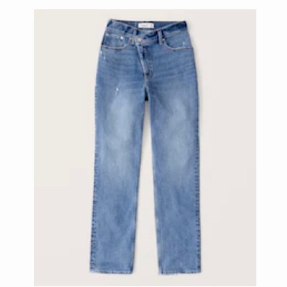 Abercrombie 
Curve Love Ultra High Rise 90s Straight Jean Size 29xs